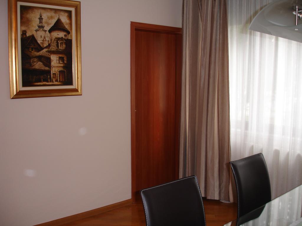 Apartment Ina Загреб Стая снимка